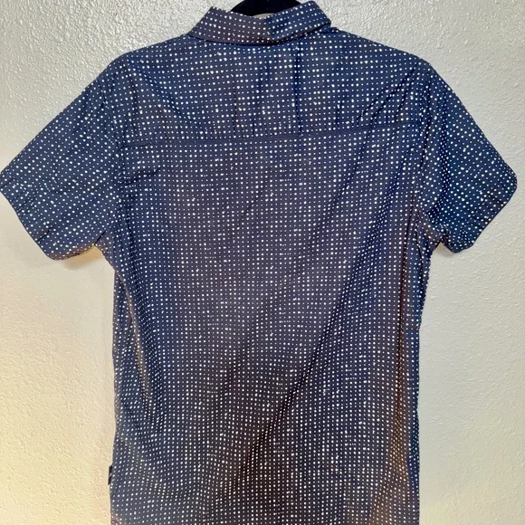 Men’s Blue Polka Dot Short Sleeve Button Down Shirt – Size Small – NWT - Picture 6 of 8